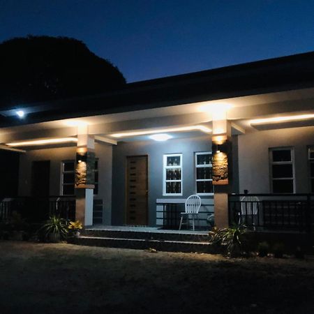 Richville Little Boracay Guest House Calatagan Luaran gambar